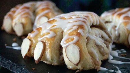 Bottle of Cold Milk A chilled bottle of milk to complement any of the Sweet Shop desserts! Choose between regular dairy or oat milk with ingredients sourced from the plains of Mulgore.